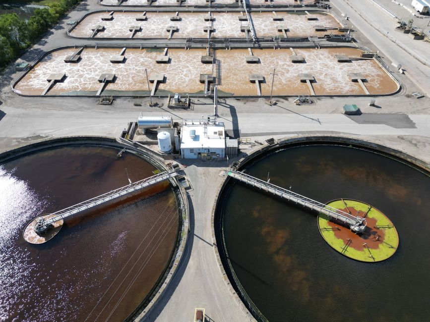 Schemat działania przydomowej oczyszczalni ścieków w gruncie